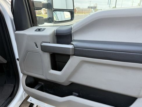 Used 2019 Ford F250 XLT w/ XLT Value Package image 26