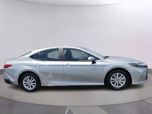 Used 2025 Toyota Camry LE FWD image 6