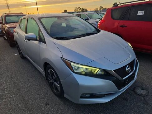 Used 2021 Nissan Leaf SV w/ SV Technology Package image 2