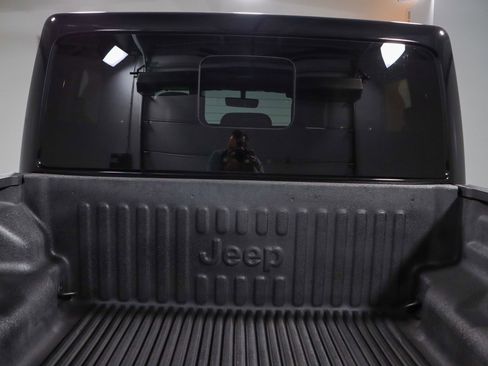 Used 2021 Jeep Gladiator Overland w/ Popular Equipment Package image 30