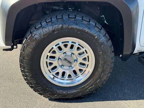 Used 2024 Toyota Tacoma TRD Sport image 10