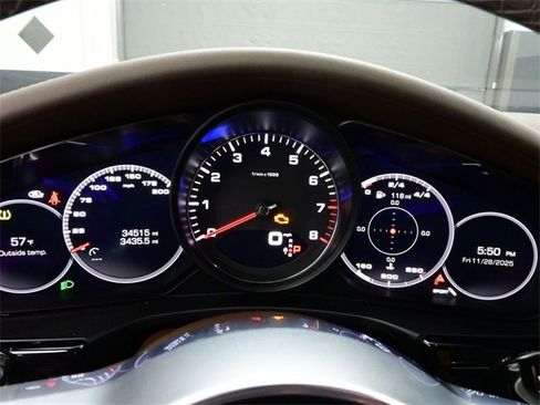 Used 2018 Porsche Panamera 4S image 9