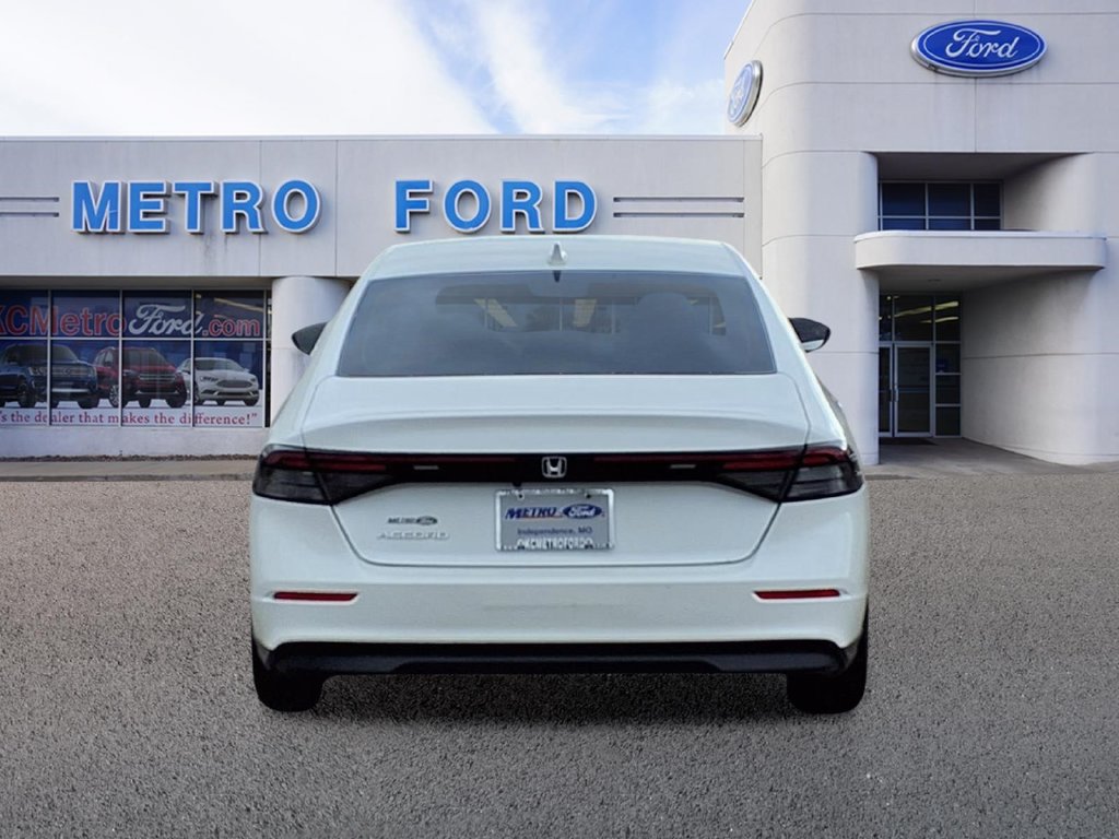 Used 2024 Honda Accord EX image 4