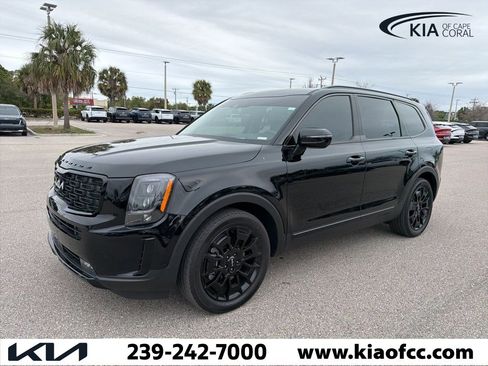 Used 2022 Kia Telluride SX w/ SX Prestige Package image 2