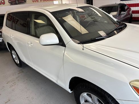 Used 2008 Toyota Highlander 2WD w/ Cold Weather Pkg image 4