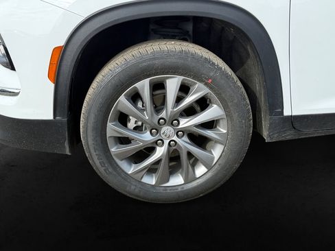 Used 2025 Buick Enclave Preferred AWD/4WD image 13