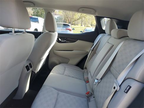 Certified 2022 Nissan Rogue Sport SV image 27