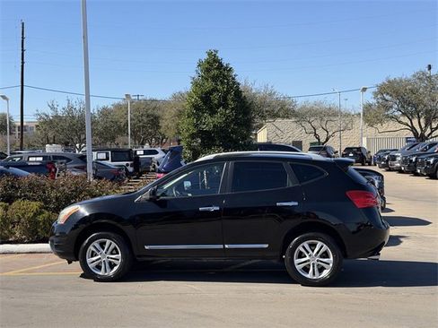 Used 2013 Nissan Rogue SV image 4