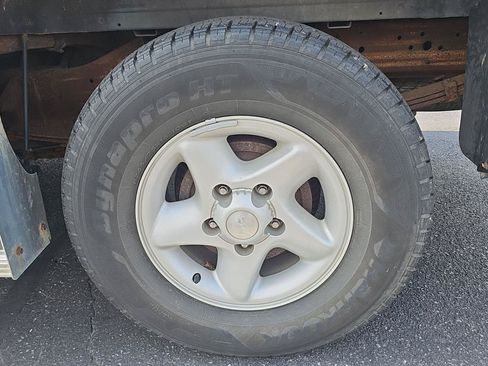Used 1996 Dodge Ram 1500 Truck 2WD Club Cab image 11