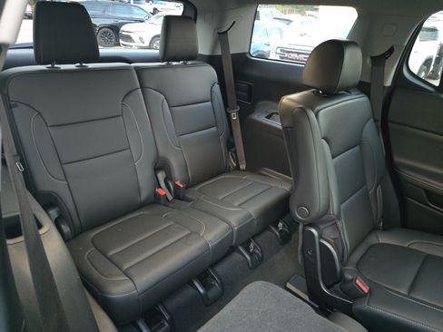 Used 2022 GMC Acadia SLT w/ Elevation Edition FWD image 12