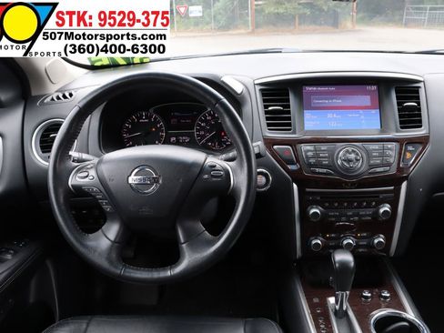 Used 2014 Nissan Pathfinder Platinum FWD image 18