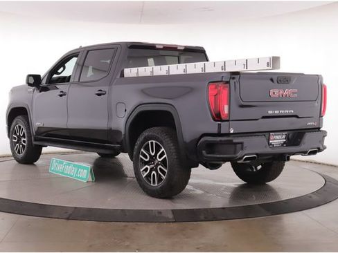 Used 2022 GMC Sierra 1500 AT4 w/ AT4 Premium Package AWD/4WD image 8