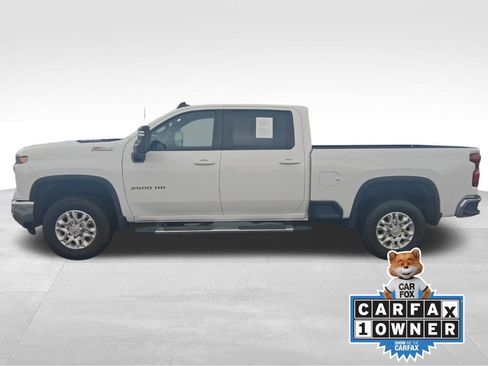 Used 2024 Chevrolet Silverado 2500 LT AWD/4WD image 2