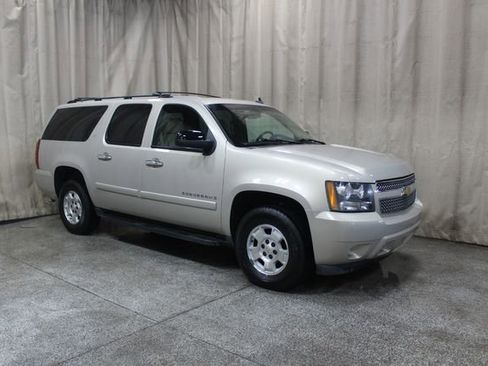 Used 2007 Chevrolet Suburban LT w/ LT Preferred Equipment Group image 2