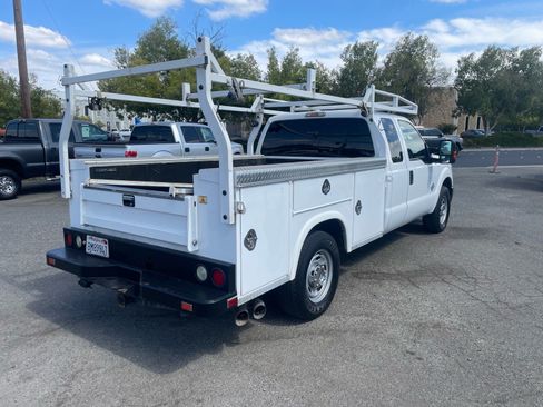 Used 2015 Ford F250 XL w/ Power Equipment Group RWD image 4