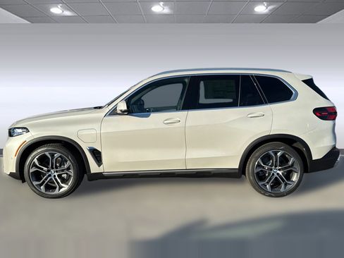 New 2026 BMW X5 xDrive50e AWD/4WD image 2