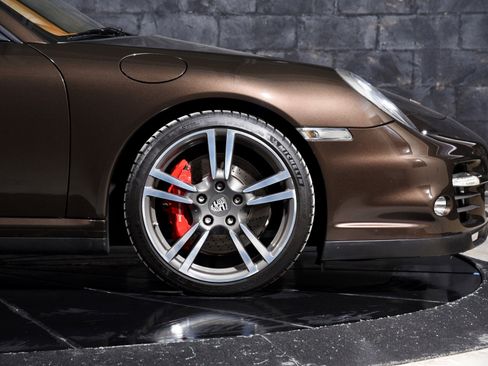 Used 2010 Porsche 911 Turbo AWD/4WD image 21