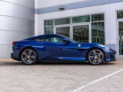 Used 2019 Ferrari Portofino RWD image 8