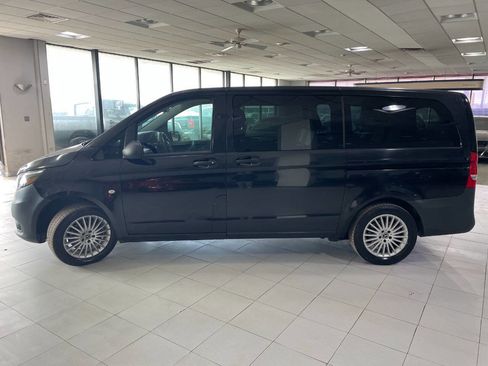 Used 2018 Mercedes-Benz Metris Passenger image 4