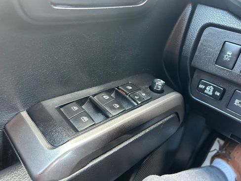 Used 2021 Toyota Tacoma SR5 image 19