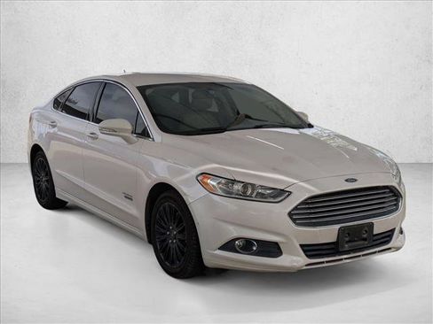 Used 2014 Ford Fusion Energi SE image 3