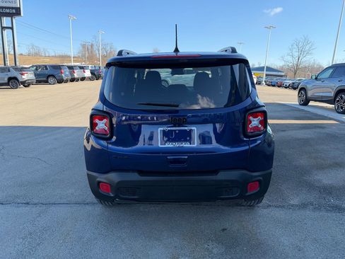 Used 2018 Jeep Renegade Altitude image 4