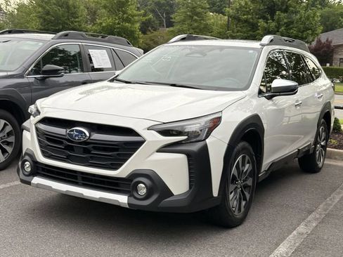Used 2025 Subaru Outback Touring XT AWD/4WD image 3