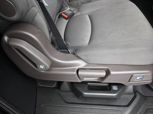 Used 2018 Honda Odyssey EX image 45