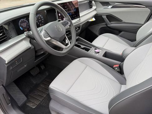 New 2026 Volkswagen Tiguan SE AWD/4WD image 14