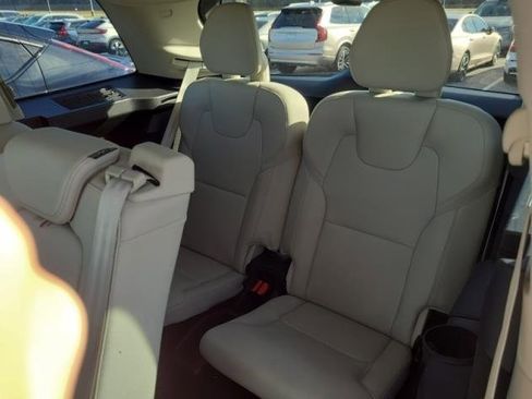 Used 2025 Volvo XC90 B5 Plus image 13