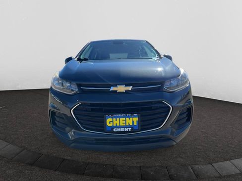 Used 2019 Chevrolet Trax LS w/ LPO, Cargo Package FWD image 3