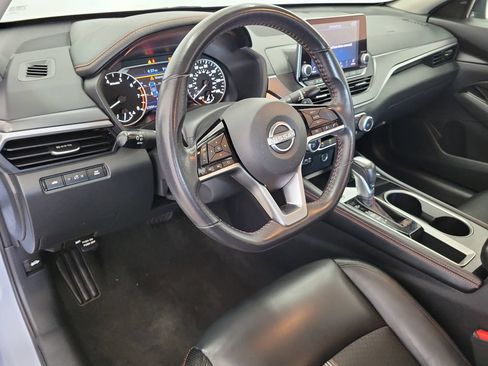 Used 2024 Nissan Altima 2.5 SR FWD image 19