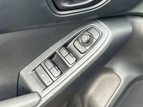 Used 2025 Subaru Crosstrek 2.0i Premium image 17