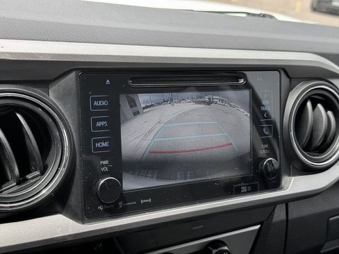 Used 2017 Toyota Tacoma SR5 w/ Tow Package AWD/4WD image 21