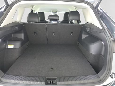 Certified 2025 Volkswagen Tiguan SE AWD/4WD image 36