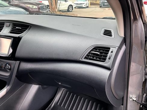Used 2019 Nissan Sentra S image 17