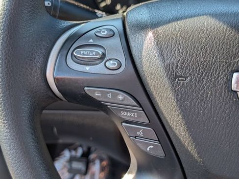 Used 2020 Nissan Pathfinder S FWD image 20