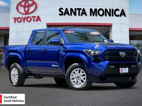 Certified 2025 Toyota Tacoma SR5 AWD/4WD image 1