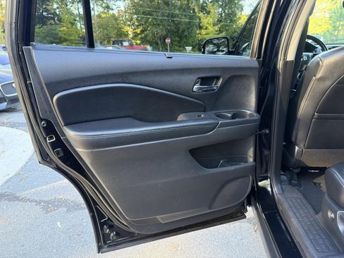 Used 2019 Honda Pilot Touring image 25