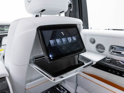 New 2027 Rolls-Royce Phantom Sedan RWD image 43
