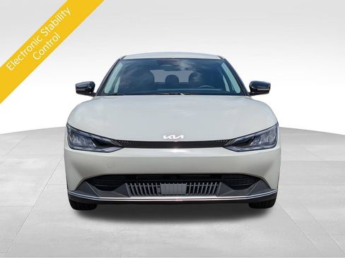 Certified 2024 Kia EV6 Light Long Range AWD/4WD image 9