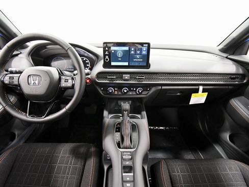 Certified 2025 Honda HR-V Sport image 3