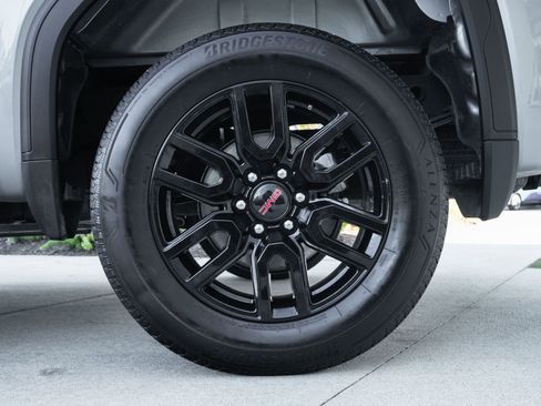 Used 2024 GMC Sierra 1500 Elevation image 30