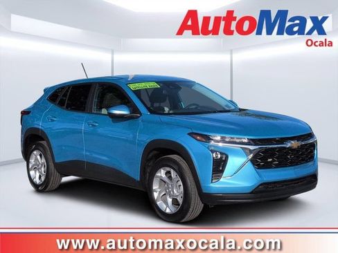 Used 2025 Chevrolet Trax LS w/ LS Convenience Package FWD image 1