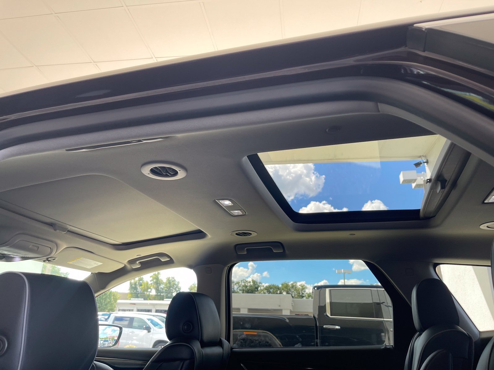 Used 2021 Buick Enclave Avenir w/ Avenir Technology Package FWD image 14