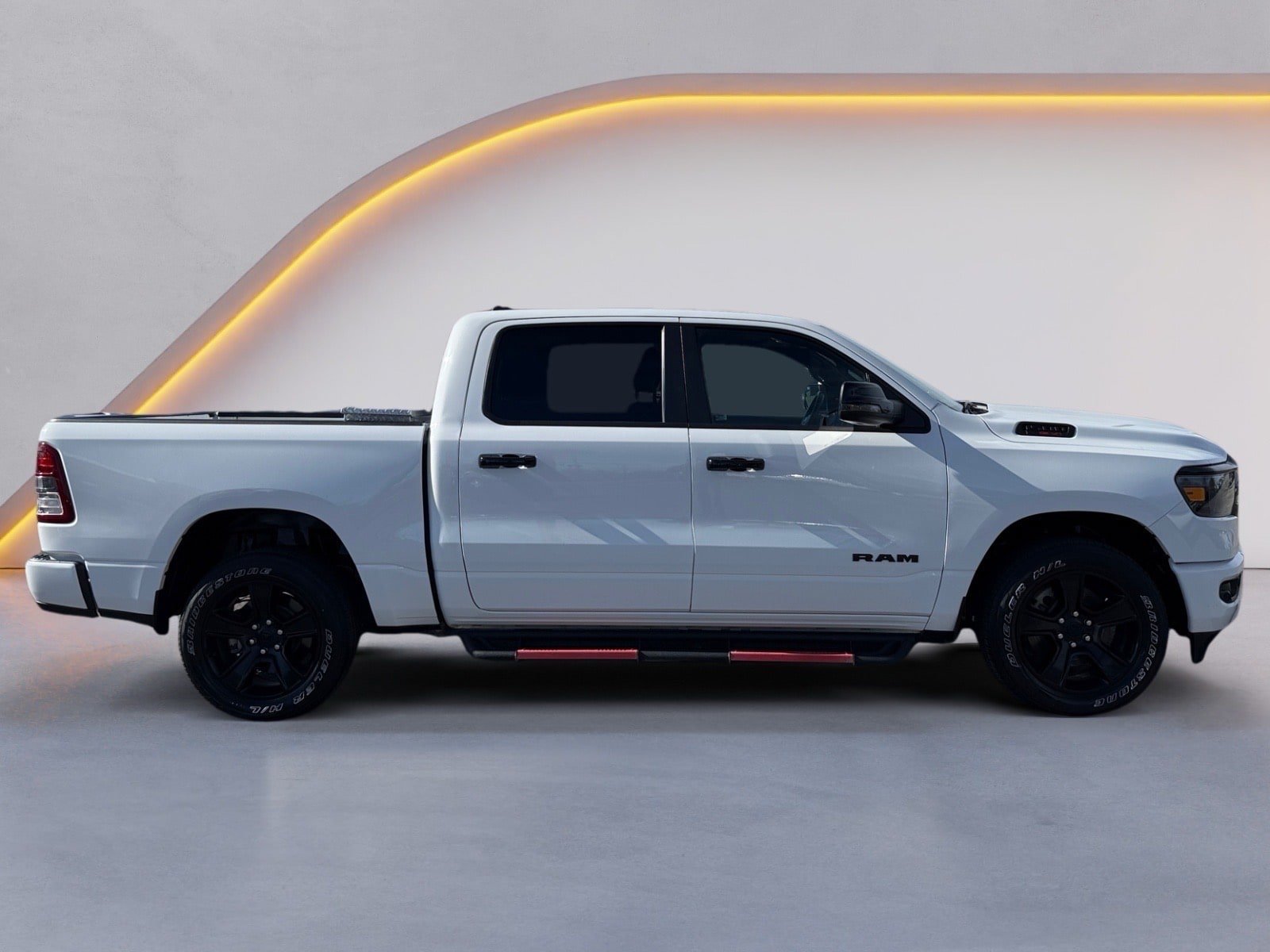 Used 2023 RAM 1500 Big Horn AWD/4WD image 2