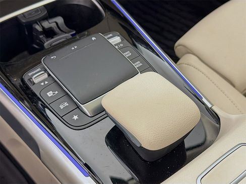 Used 2022 Mercedes-Benz GLB 250 GLB 250 image 19