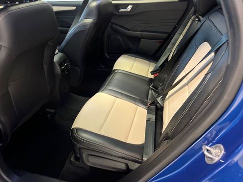 Used 2022 Ford Escape Titanium w/ Titanium Elite Package AWD/4WD image 17