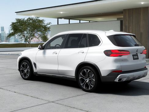 Used 2026 BMW X5 xDrive40i AWD/4WD image 2