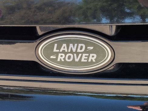 Used 2024 Land Rover Defender 130 X-Dynamic SE image 6